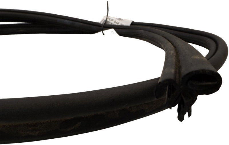 31402823 2010-2016 Volvo XC70 Rear Trunk Hatch Seal Used OEM 31402823