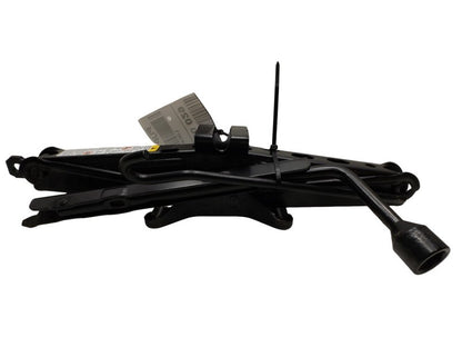 23174008 2010-2017 Chevrolet Equinox Floor Jack Assembly Used OEM 23174008