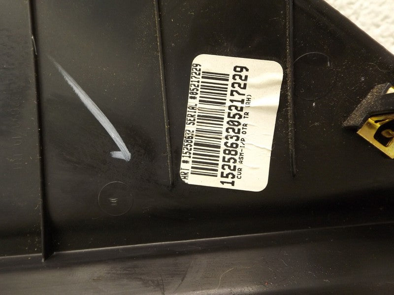 15258632 2005-2010 Pontiac G6 Passenger FR Dashboard End Cap Used OEM 15258632