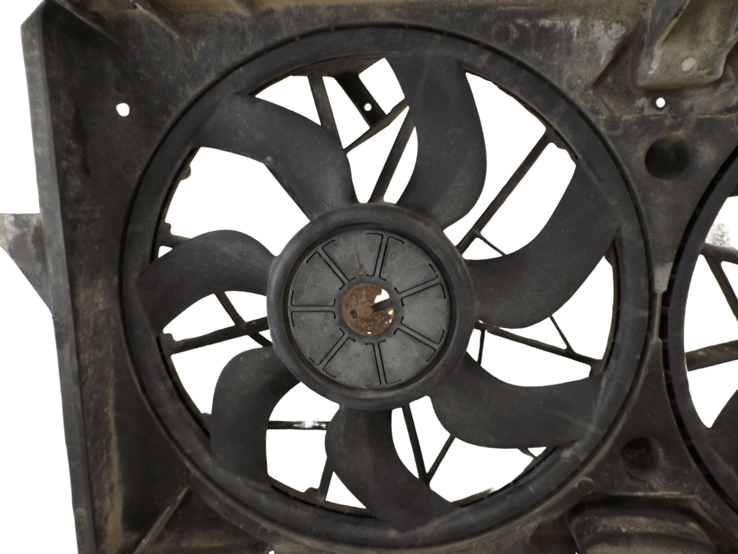 15895879 2007-2013 Chevrolet Silverado 1500 Engine Cooling Fan Shroud Used 15895879 OEM