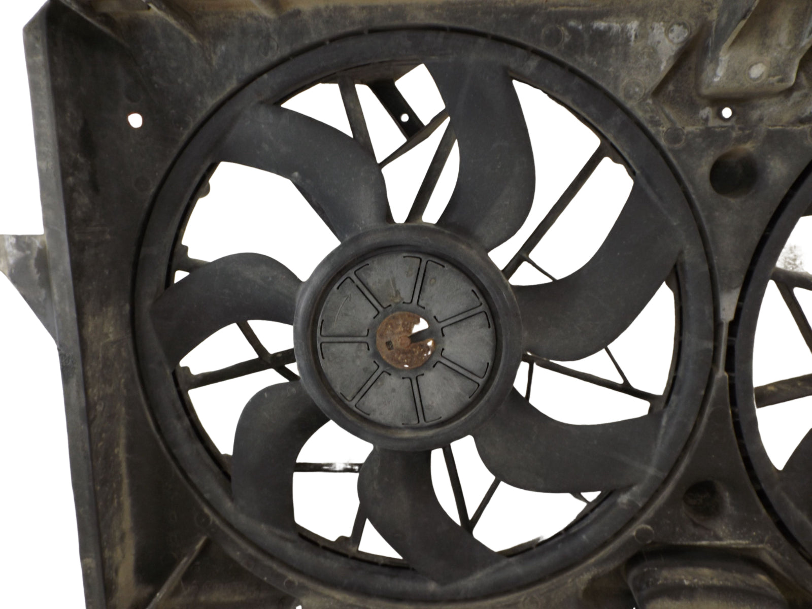 15895879 2007-2013 Chevrolet Silverado 1500 Engine Cooling Fan Shroud Used 15895879 OEM
