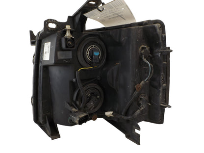 25833679 2007-2013 Chevrolet Silverado 1500 Passenger FR Headlight Used 25833679 OEM