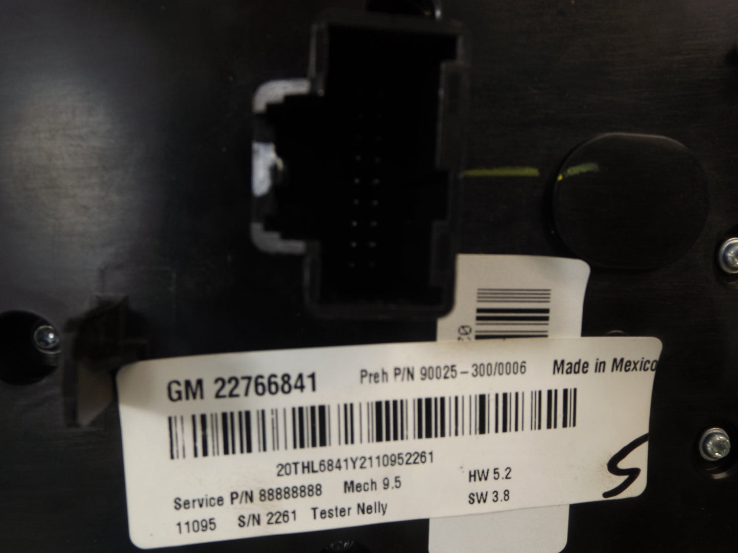 638-03235  2010-11 GMC Terrain Radio Module Interface / Climate Control Used 638-03235 OEM