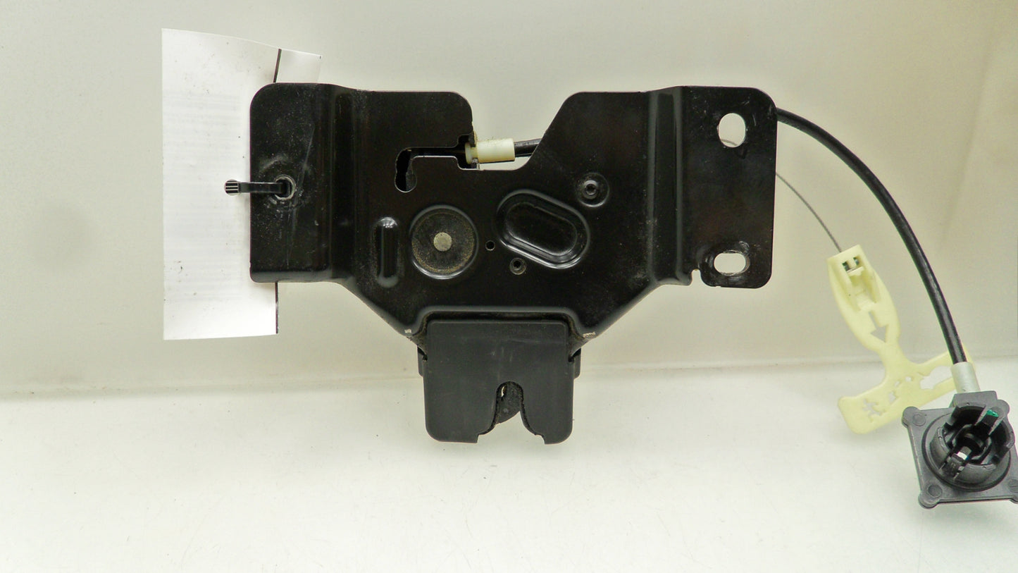 8W1Z5443200A 2008-2011 Lincoln Town Car Trunk Latch Release Actuator Used 8W1Z5443200A OEM