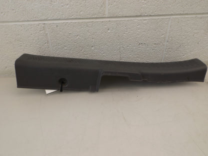 8588126000 2003-2004 Santa Fe Passenger Front Right Door Sill Plate Used 8588126000