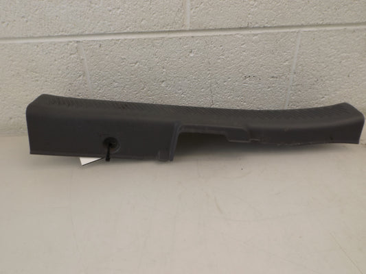 8588126000 2003-2004 Santa Fe Passenger Front Right Door Sill Plate Used 8588126000