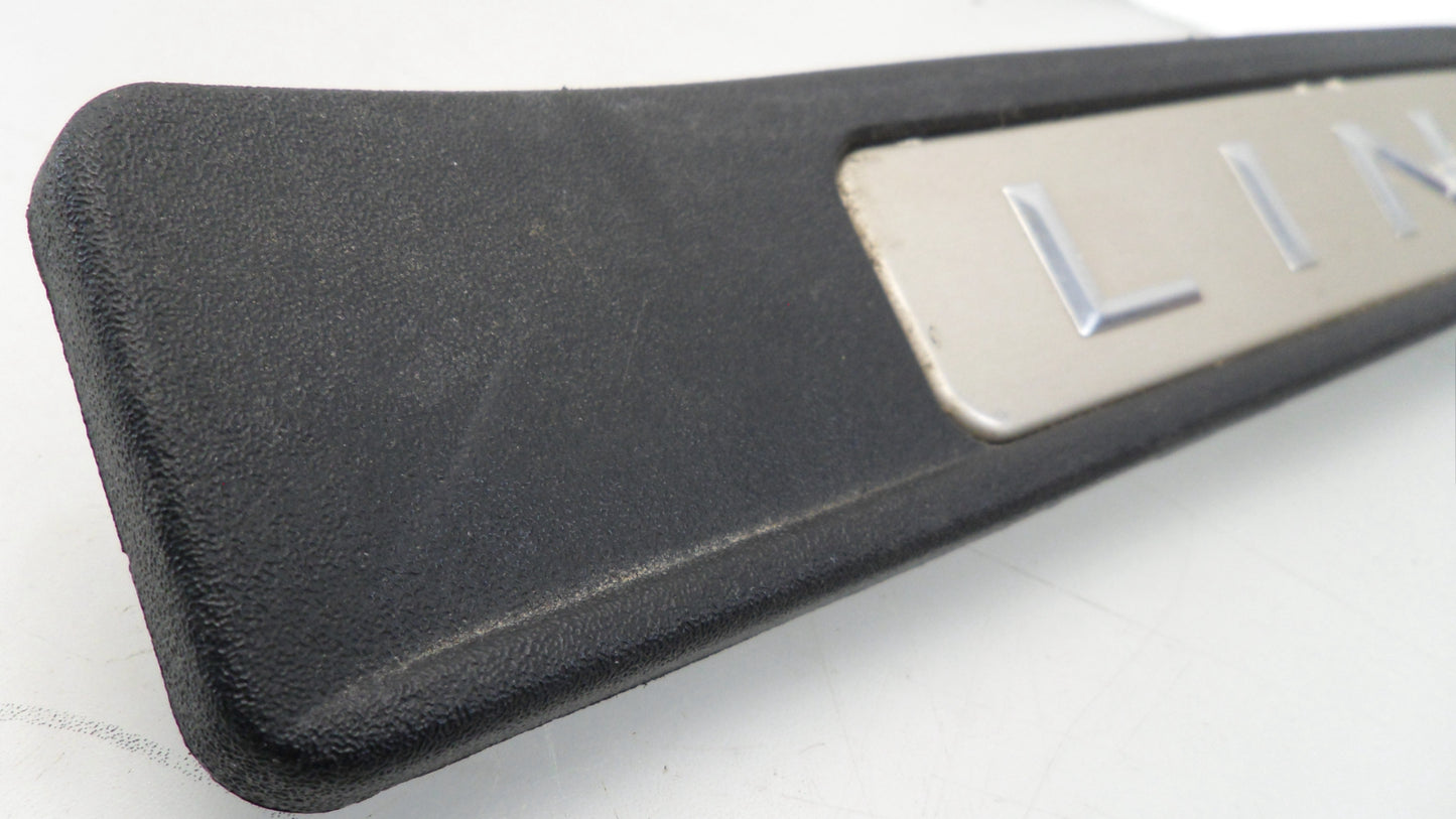 3W135413244ACW 2003-2011 Lincoln Town Car Passenger FR Door Sill Plate Used 3W1Z5413208AAB OEM