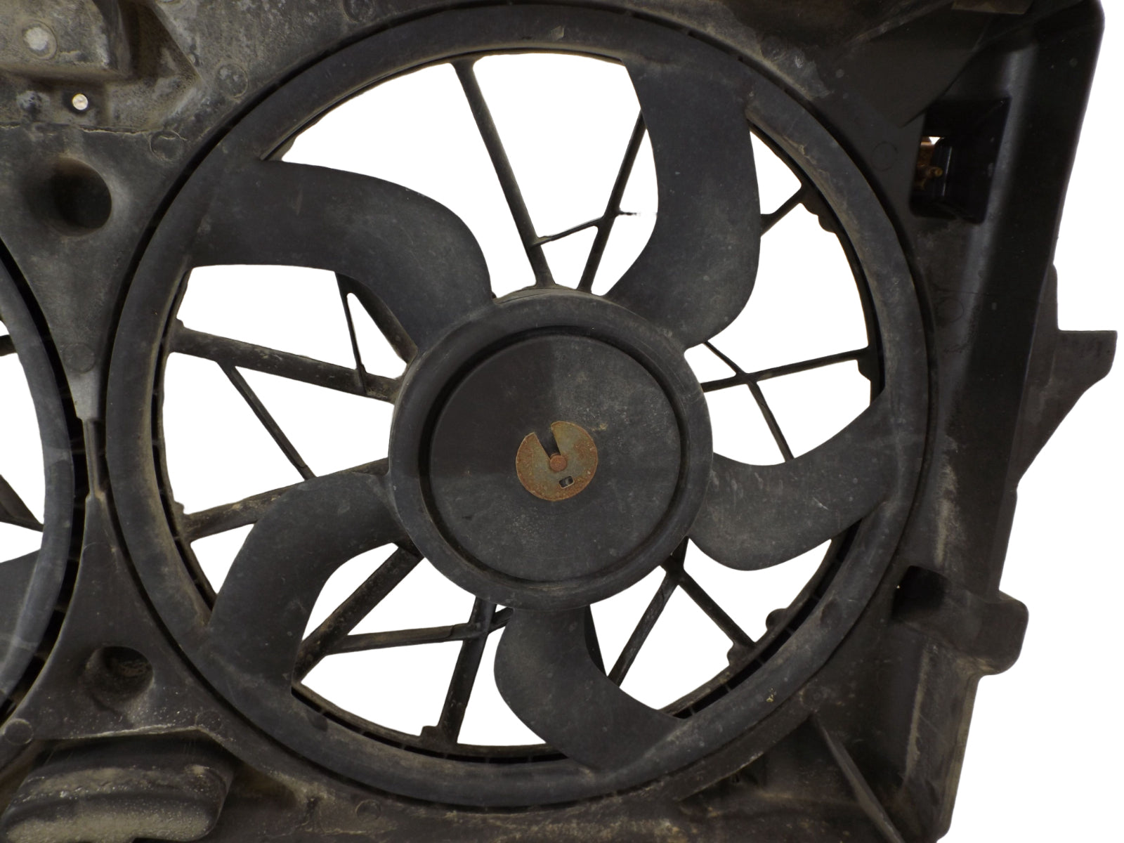 15895879 2007-2013 Chevrolet Silverado 1500 Engine Cooling Fan Shroud Used 15895879 OEM