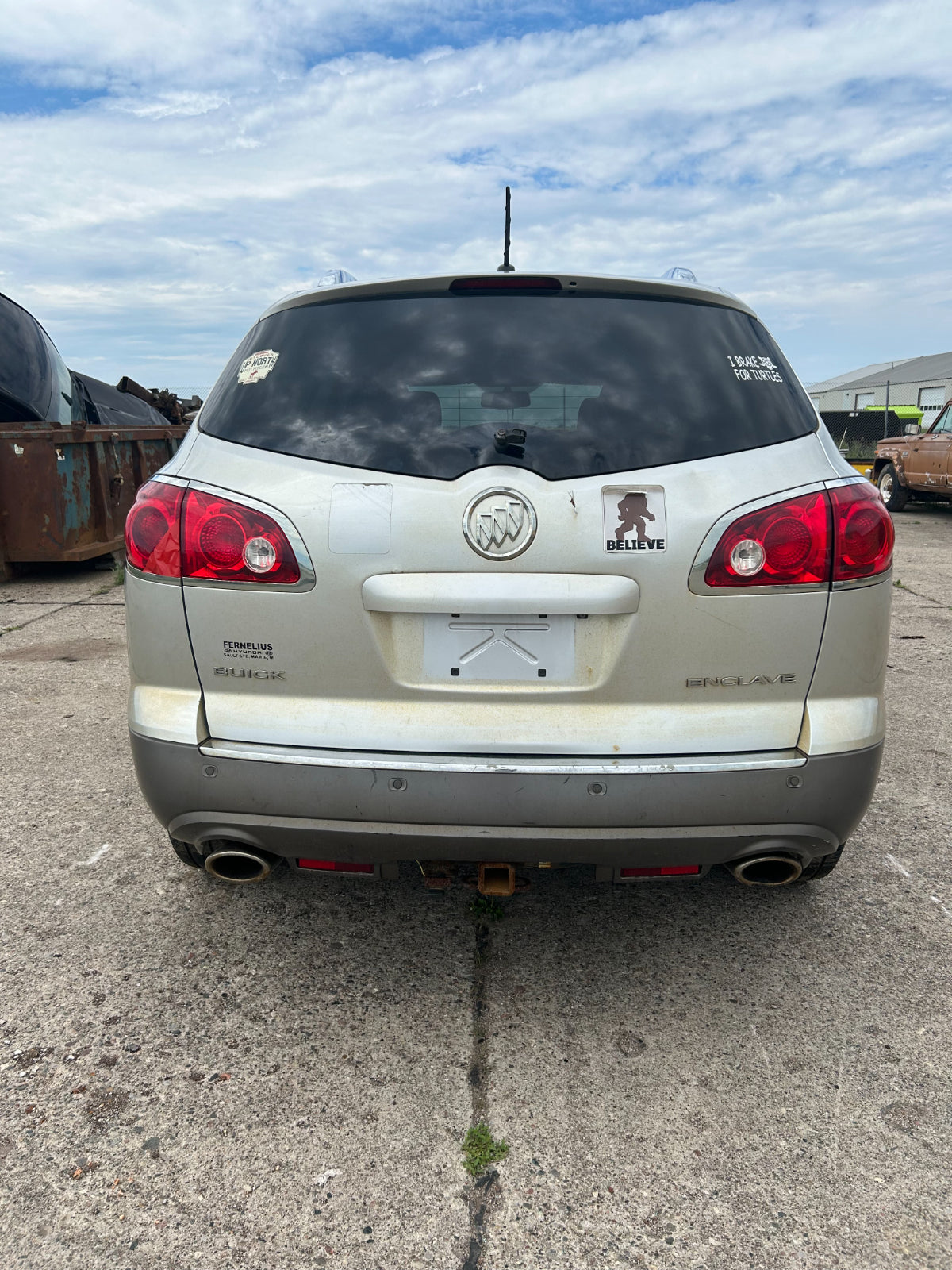 22777930 2008-2012 Buick Enclave Passenger FR Headlight (Very Hazy) HID Used 22777930 OEM
