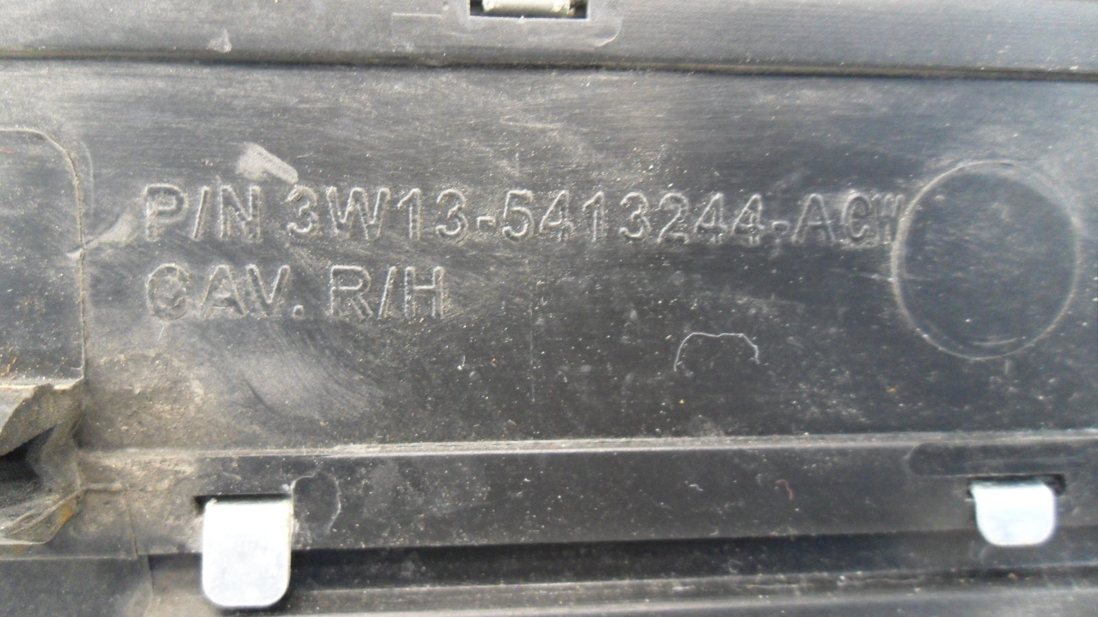 3W135413244ACW 2003-2011 Lincoln Town Car Passenger FR Door Sill Plate Used 3W1Z5413208AAB OEM