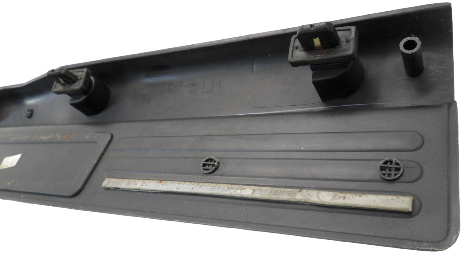 4R336313201BMW 2005-2009 Ford Mustang Driver FL Door Sill Plate Used 4R336313201BMW OEM