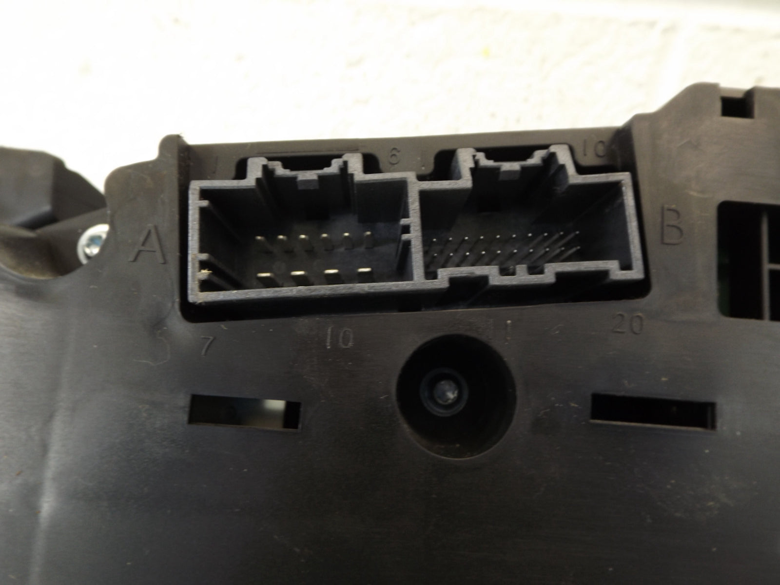 P05172732AD 2010 Only Chrysler Sebring Instrument Cluster 212K Used P05172732AD OEM