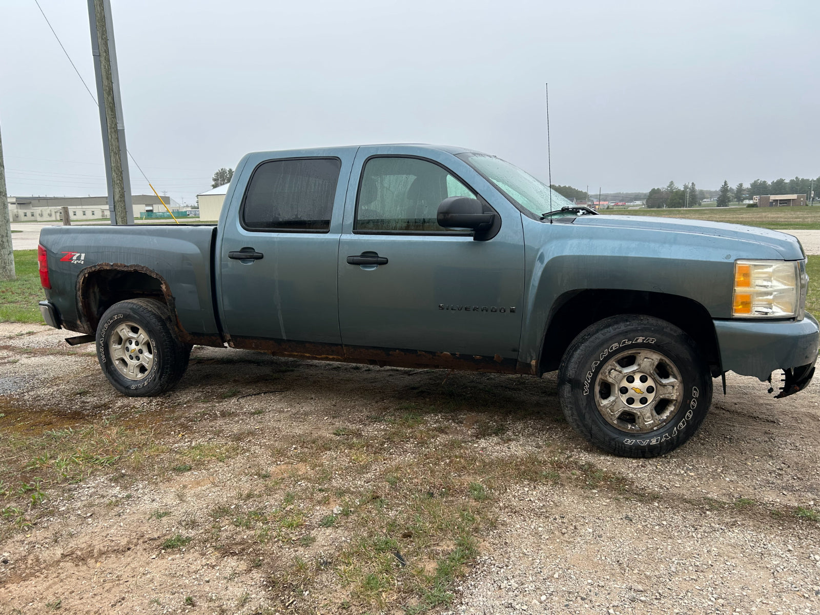 25833678 2007-2013 Chevrolet Silverado 1500 Driver FL Headlight Used 25833678 OEM