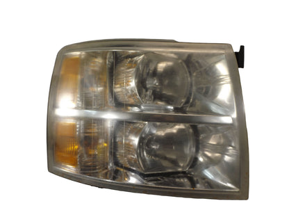 25833679 2007-2013 Chevrolet Silverado 1500 Passenger FR Headlight Used 25833679 OEM