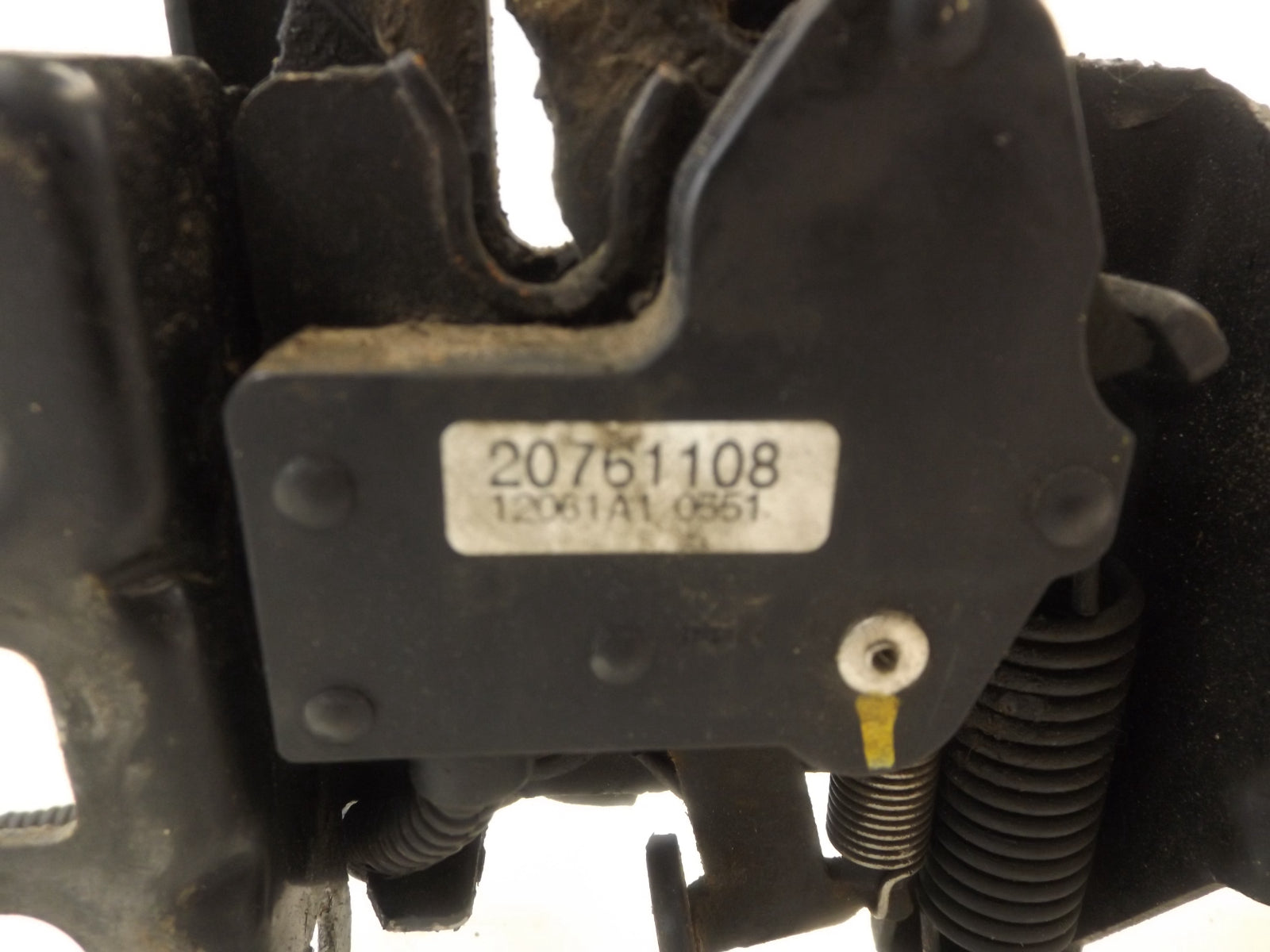 20765607 2008-2012 Buick Enclave Front Hood Latch Used 20765607 OEM