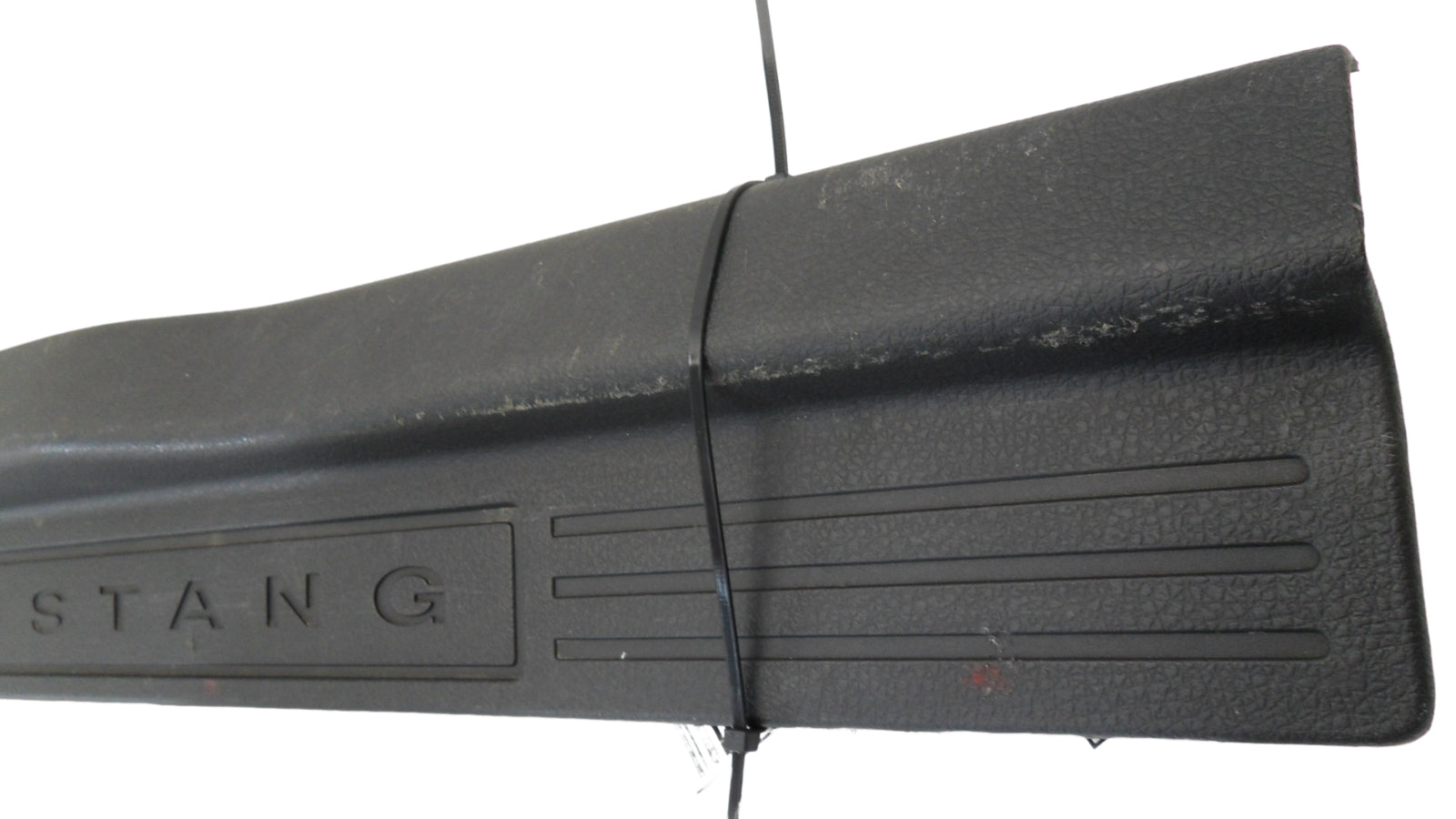4R336313200EMW 2005-2009 Ford Mustang FR Door Trim Scuff Plate Used 4R336313200EMW OEM