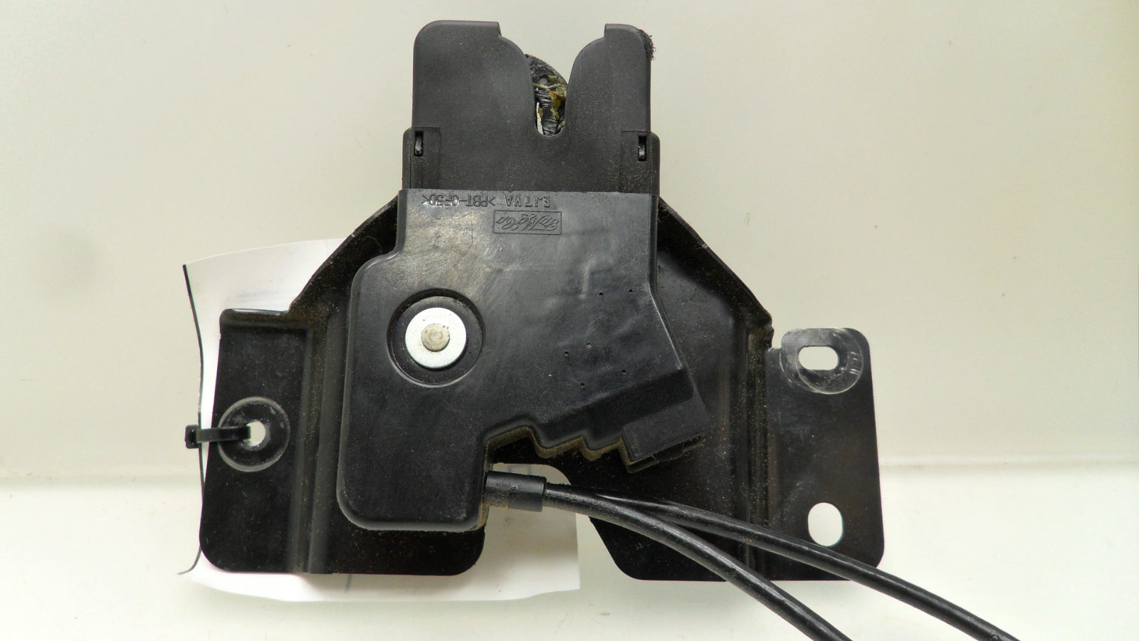 8W1Z5443200A 2008-2011 Lincoln Town Car Trunk Latch Release Actuator Used 8W1Z5443200A OEM