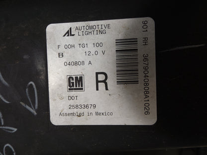25833679 2007-2013 Chevrolet Silverado 1500 Passenger FR Headlight Used 25833679 OEM