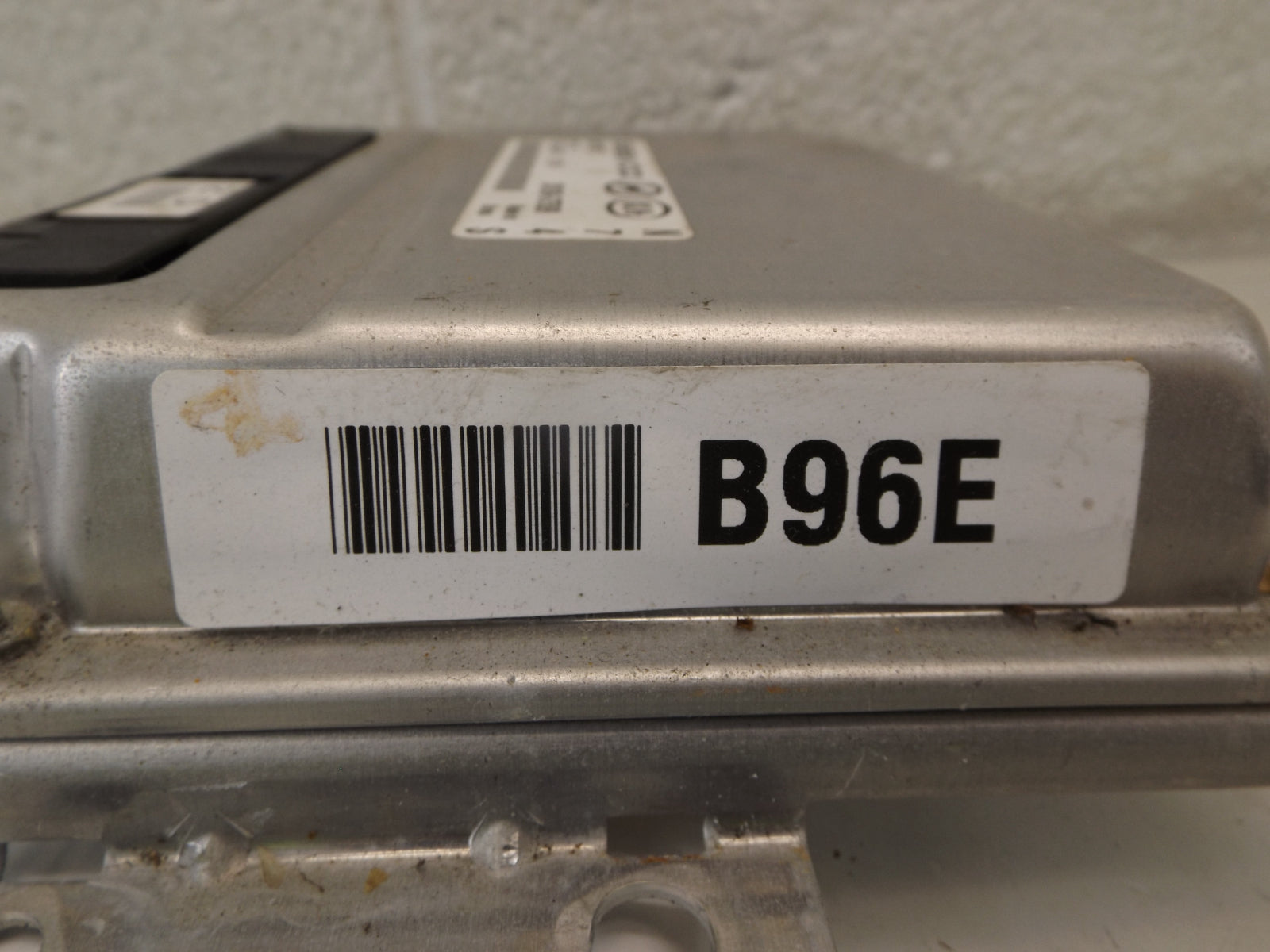 5WY1757C 2004 ONLY Hyundai Santa Fe Engine Control Module 2.7L Used 5WY1757C OEM