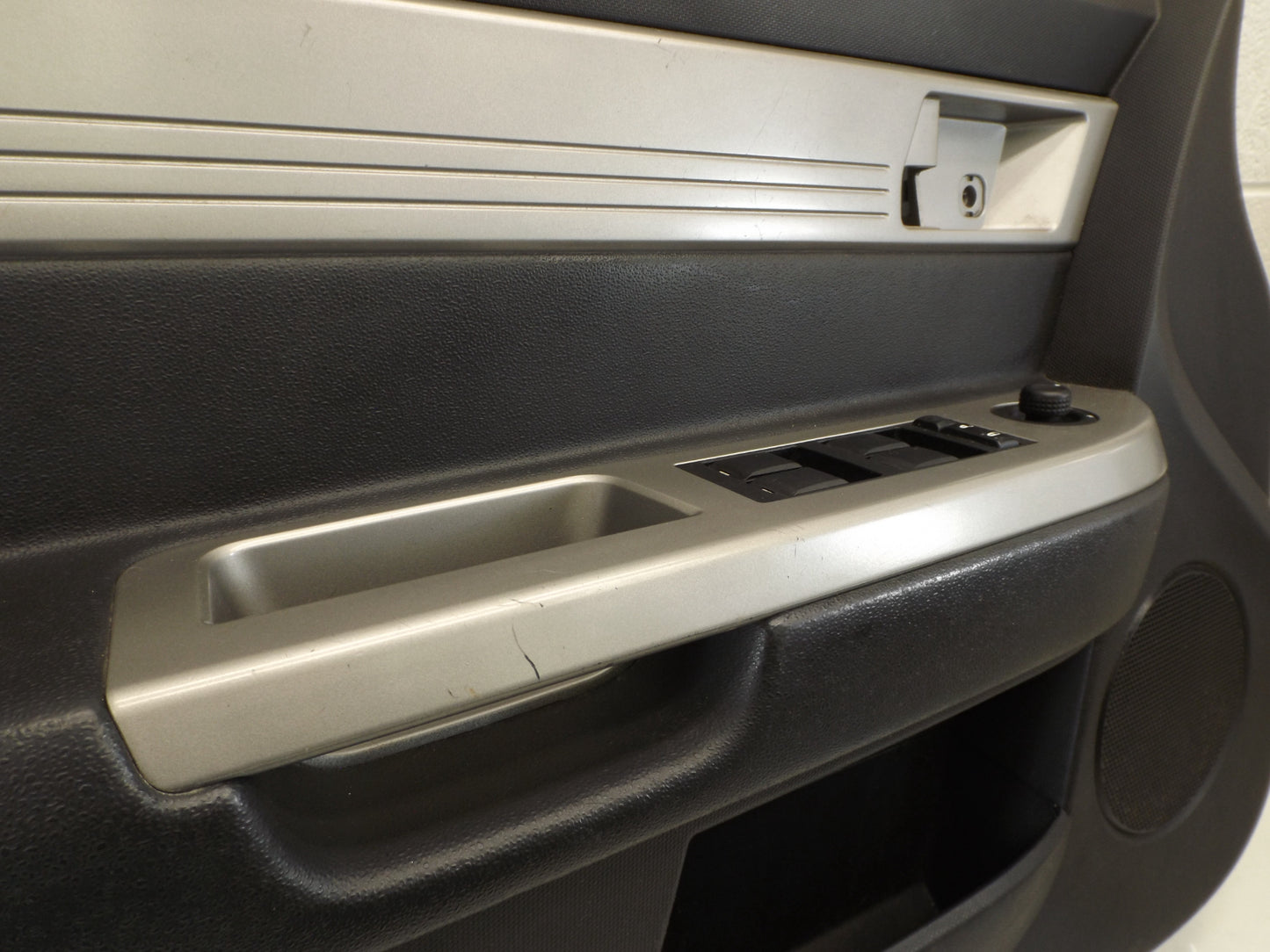 1GH661T1AA 2007-2010 Chrysler Sebring FL Door Interior Trim Panel Used 1GH611J1AA OEM