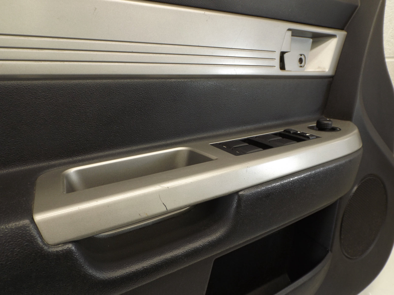 1GH661T1AA 2007-2010 Chrysler Sebring FL Door Interior Trim Panel Used 1GH611J1AA OEM