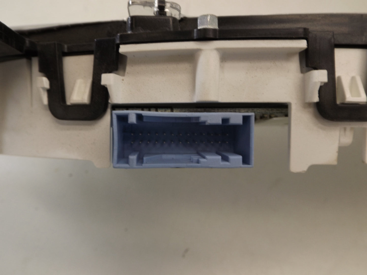 BL8Z10849CB 2009 Ford Escape Instrument Cluster 3.0L Used BL8Z10849CB OEM