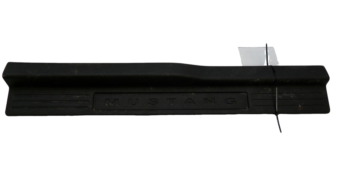 4R336313200EMW 2005-2009 Ford Mustang FR Door Trim Scuff Plate Used 4R336313200EMW OEM