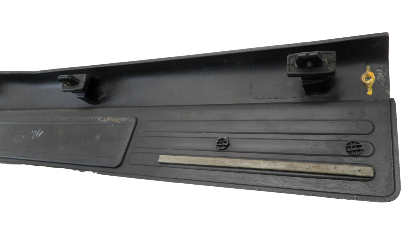 4R336313200EMW 2005-2009 Ford Mustang FR Door Trim Scuff Plate Used 4R336313200EMW OEM