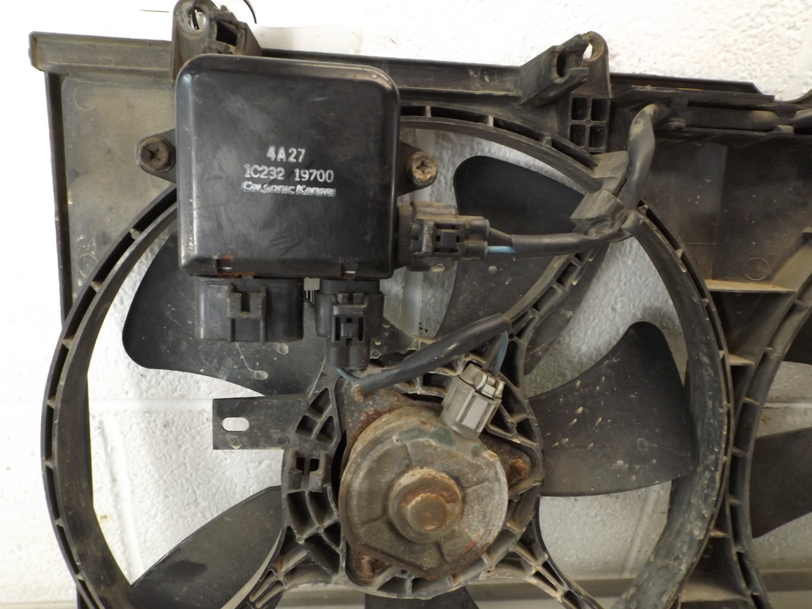 MR464707 2002-2007 Mitsubishi Lancer Engine Cooling Fan Motor Assy.