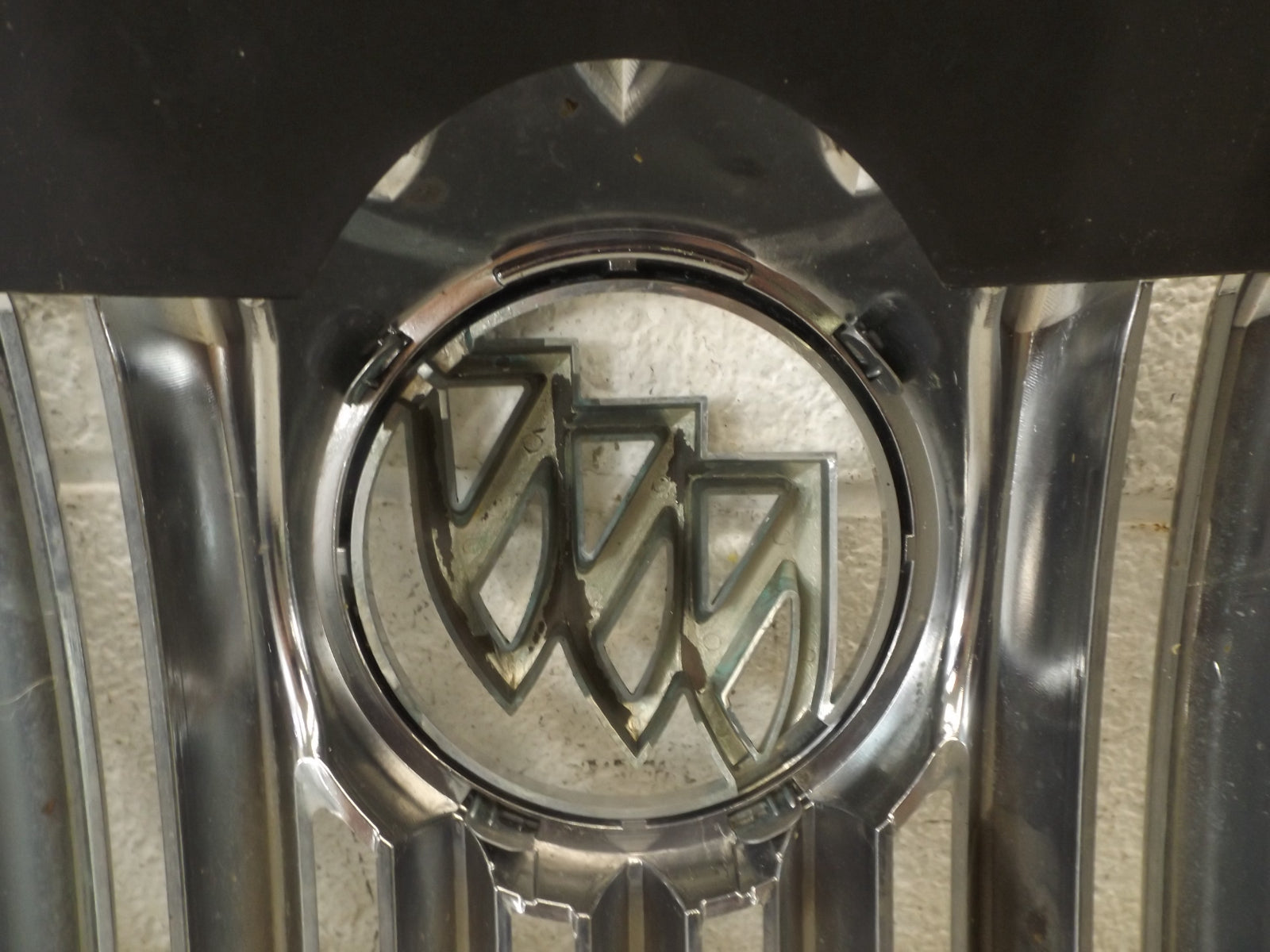20828544 2008-2012 Buick Enclave Front Upper Grille Used 20828544 OEM