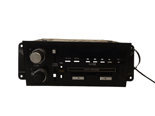 00997528 1987-1988 Oldsmobile Delta 88 Radio AM Only Manual Tune Used 00997528 OEM