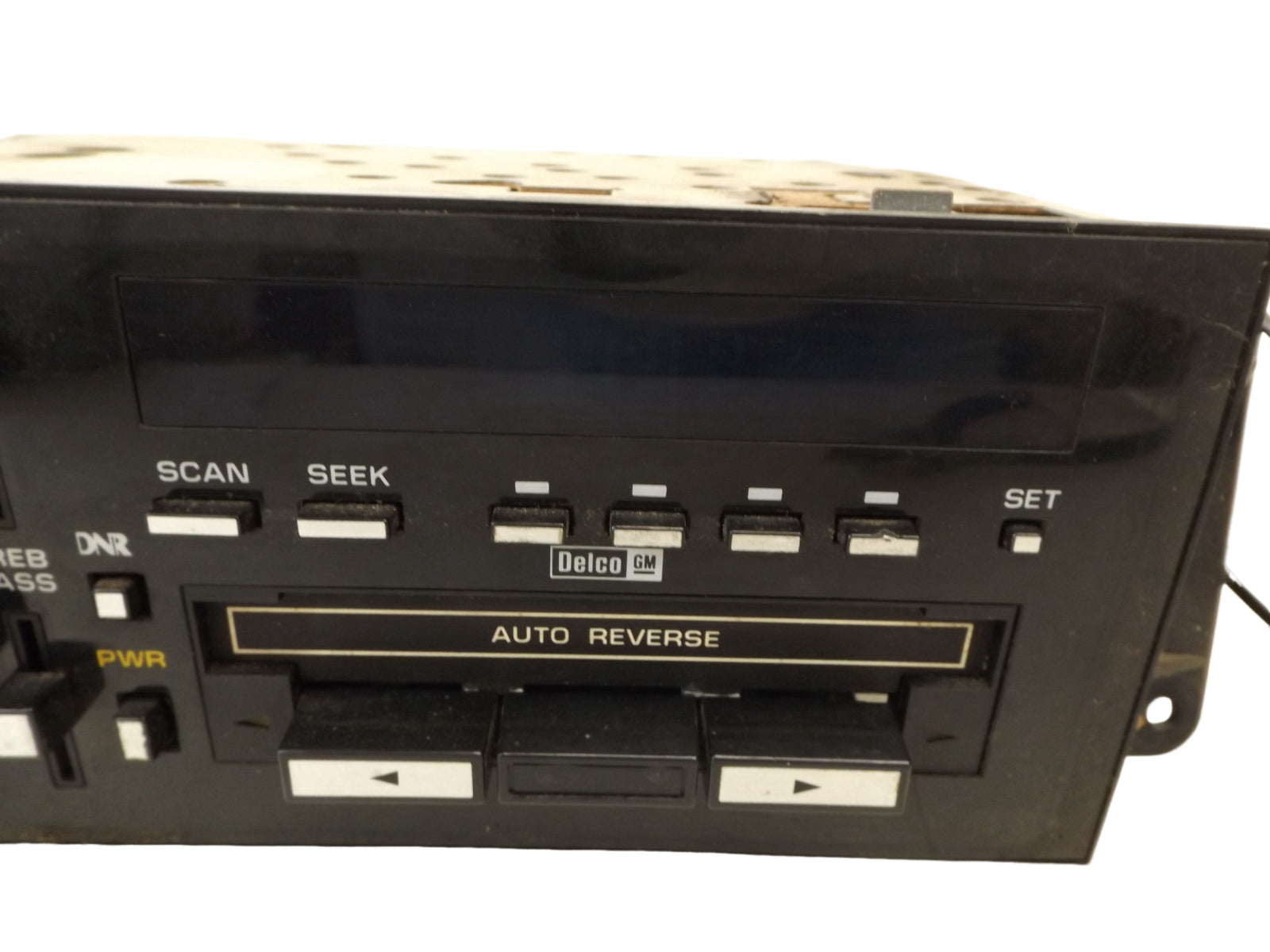 00997528 1987-1988 Oldsmobile Delta 88 Radio AM Only Manual Tune Used 00997528 OEM