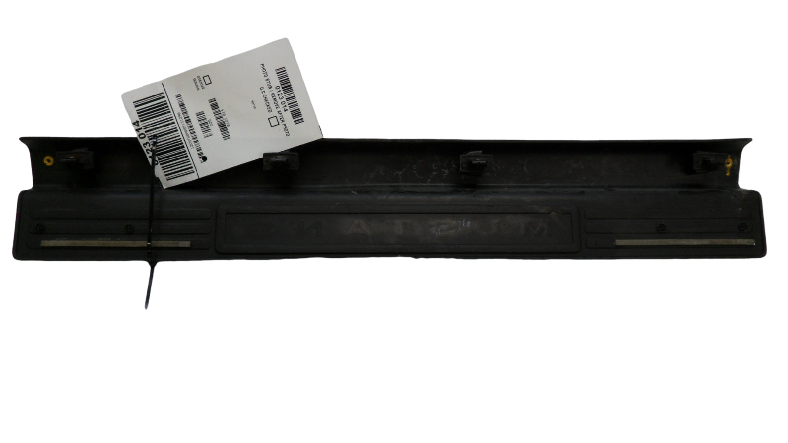 4R336313200EMW 2005-2009 Ford Mustang FR Door Trim Scuff Plate Used 4R336313200EMW OEM