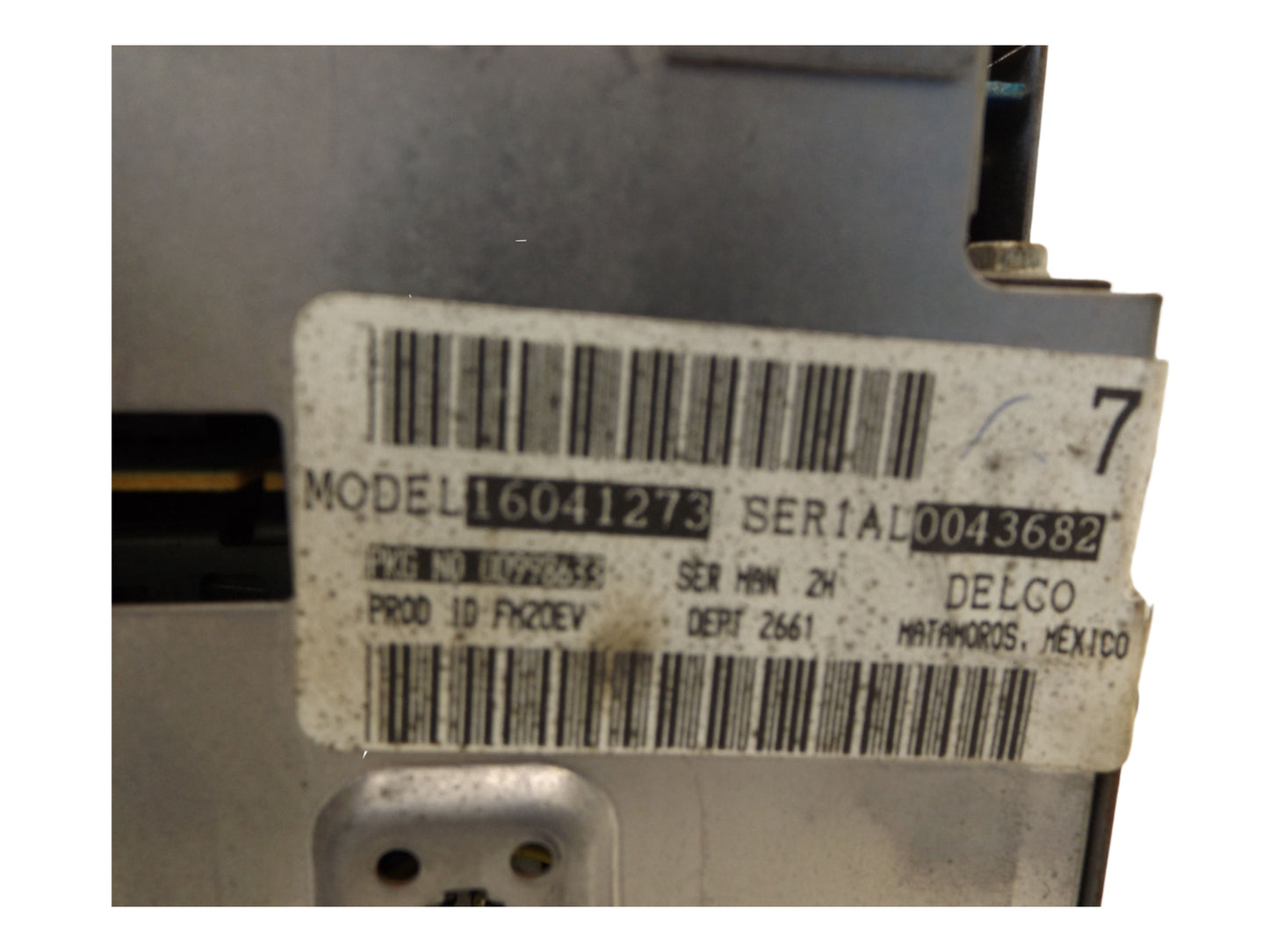 00997528 1987-1988 Oldsmobile Delta 88 Radio AM Only Manual Tune Used 00997528 OEM