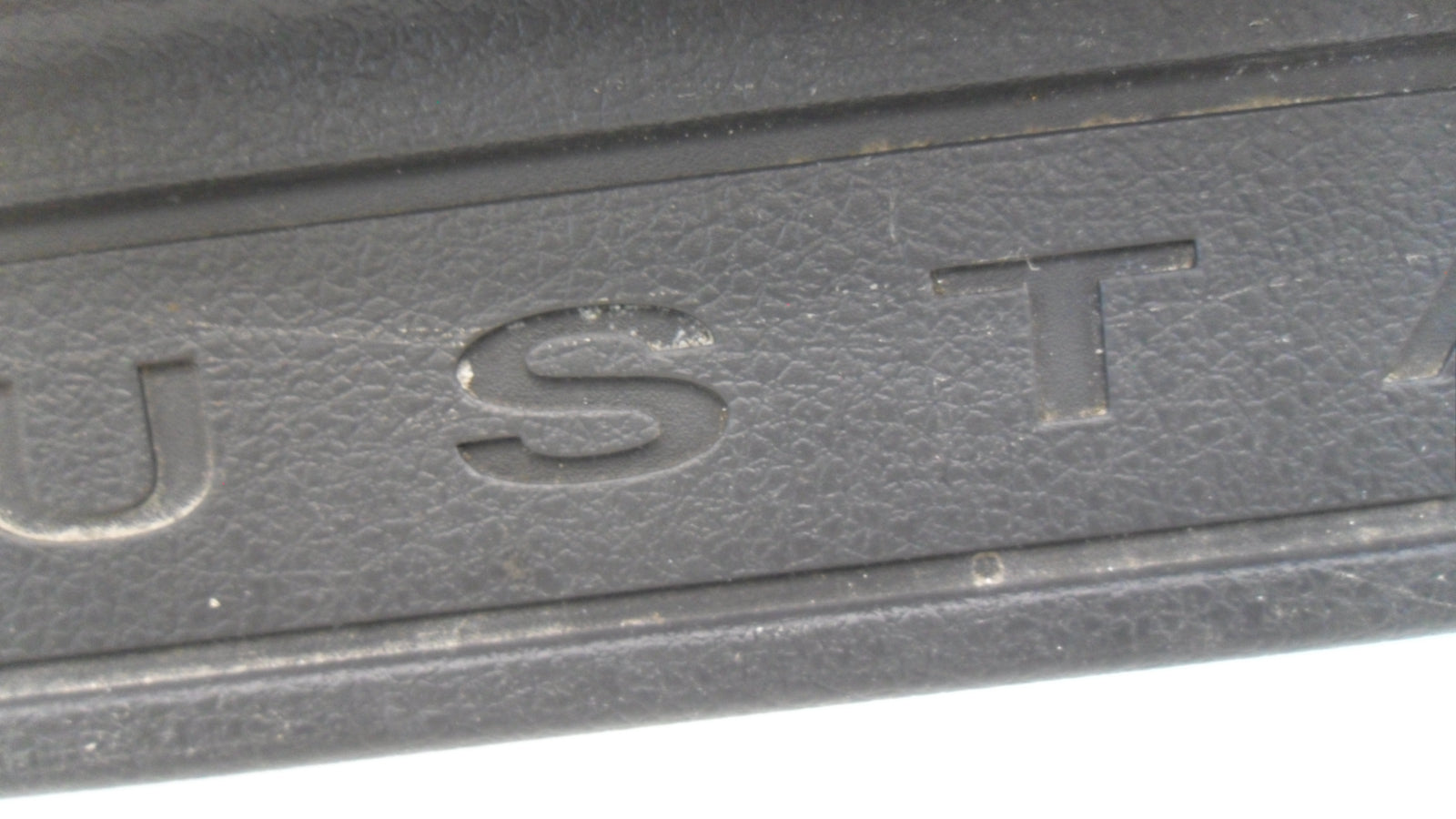 4R336313201BMW 2005-2009 Ford Mustang Driver FL Door Sill Plate Used 4R336313201BMW OEM