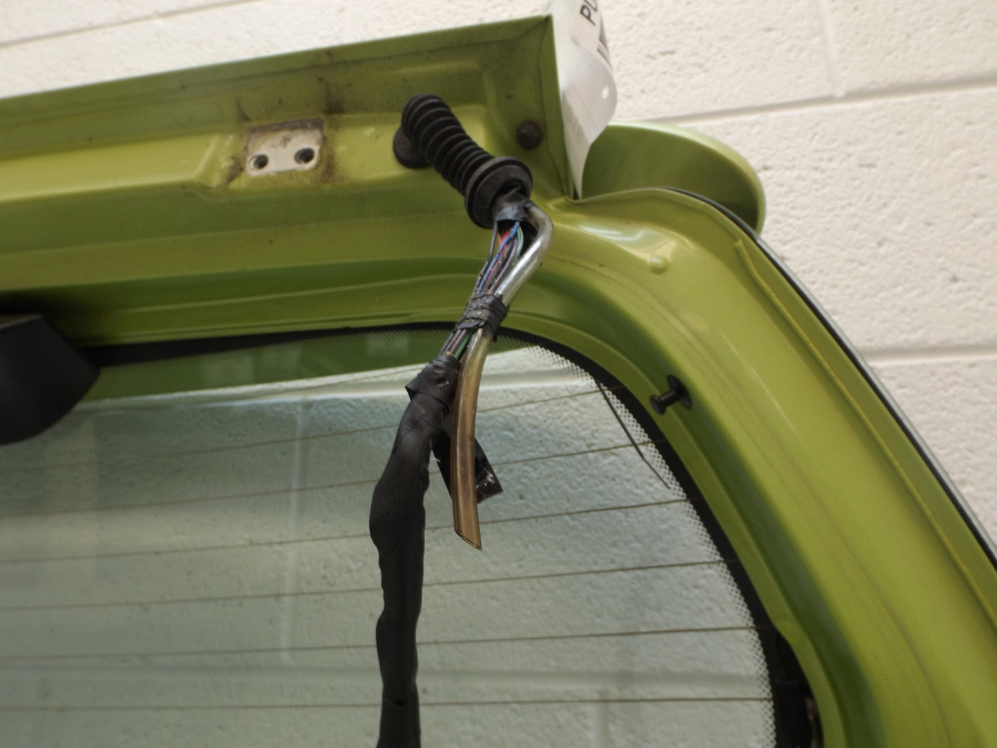 96476667 2004-2008 Chevrolet Aveo Rear Trunk Liftgate Hatch Used OEM 96476667
