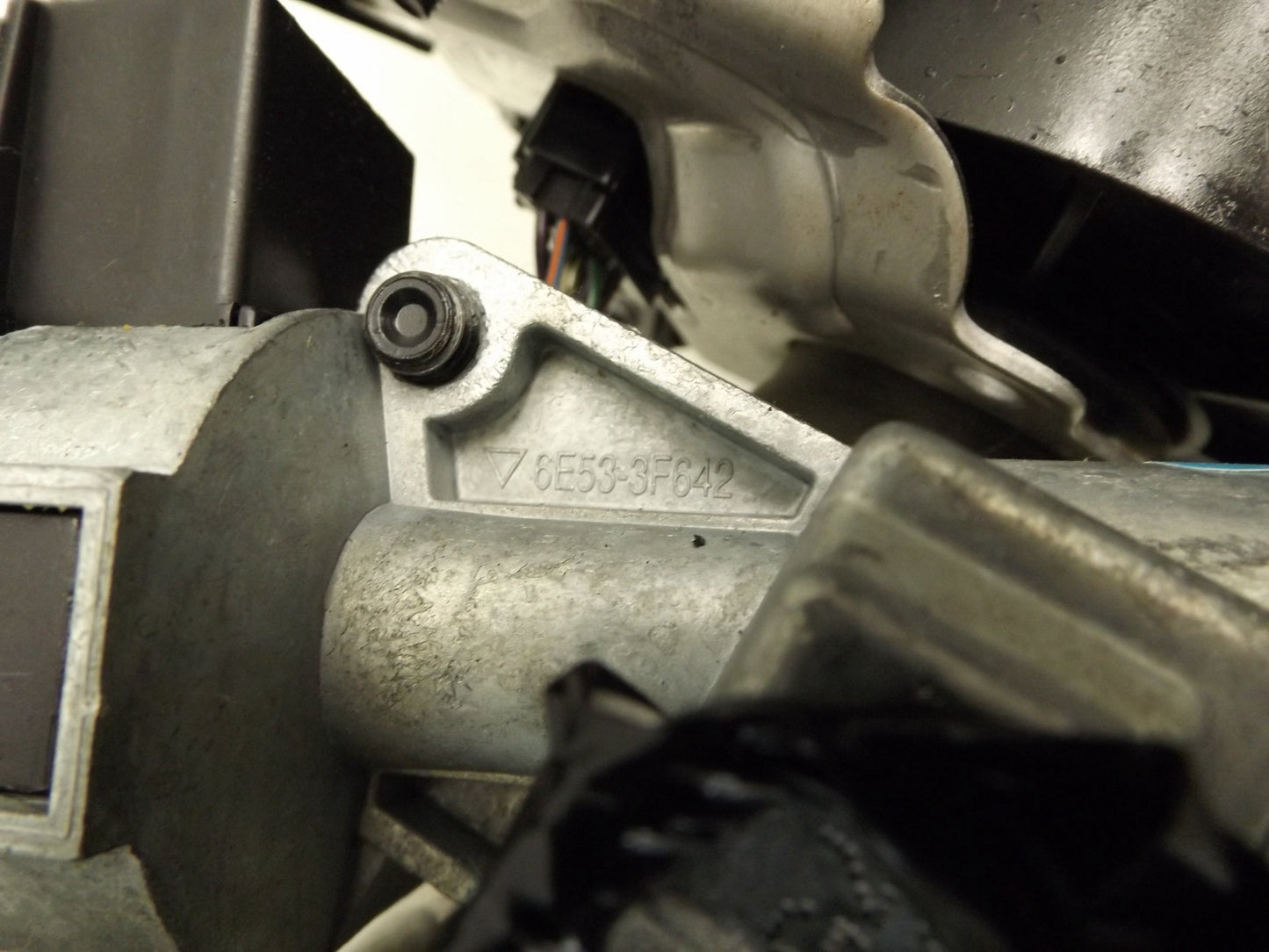9E5Z3524A 2010-2012 Lincoln MKZ Steering Column Assembly Used OEM 9E5Z3524A