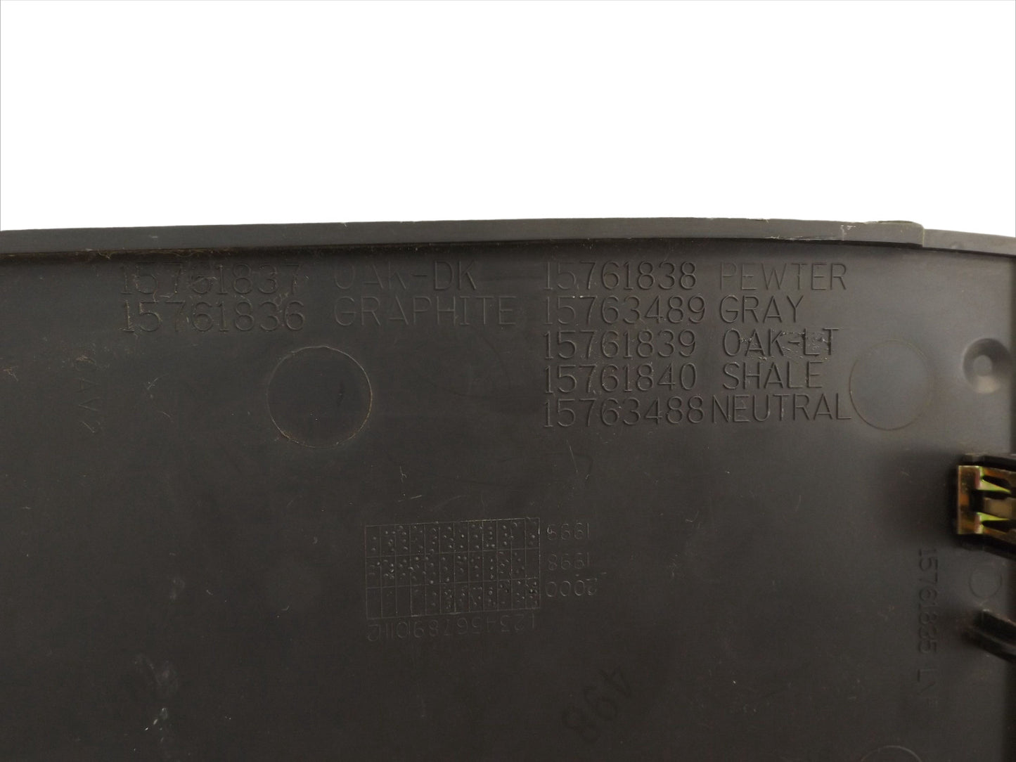 15763489 1999-2002  Chevy Silverado Right Instrument Panel Side Cover 10390238