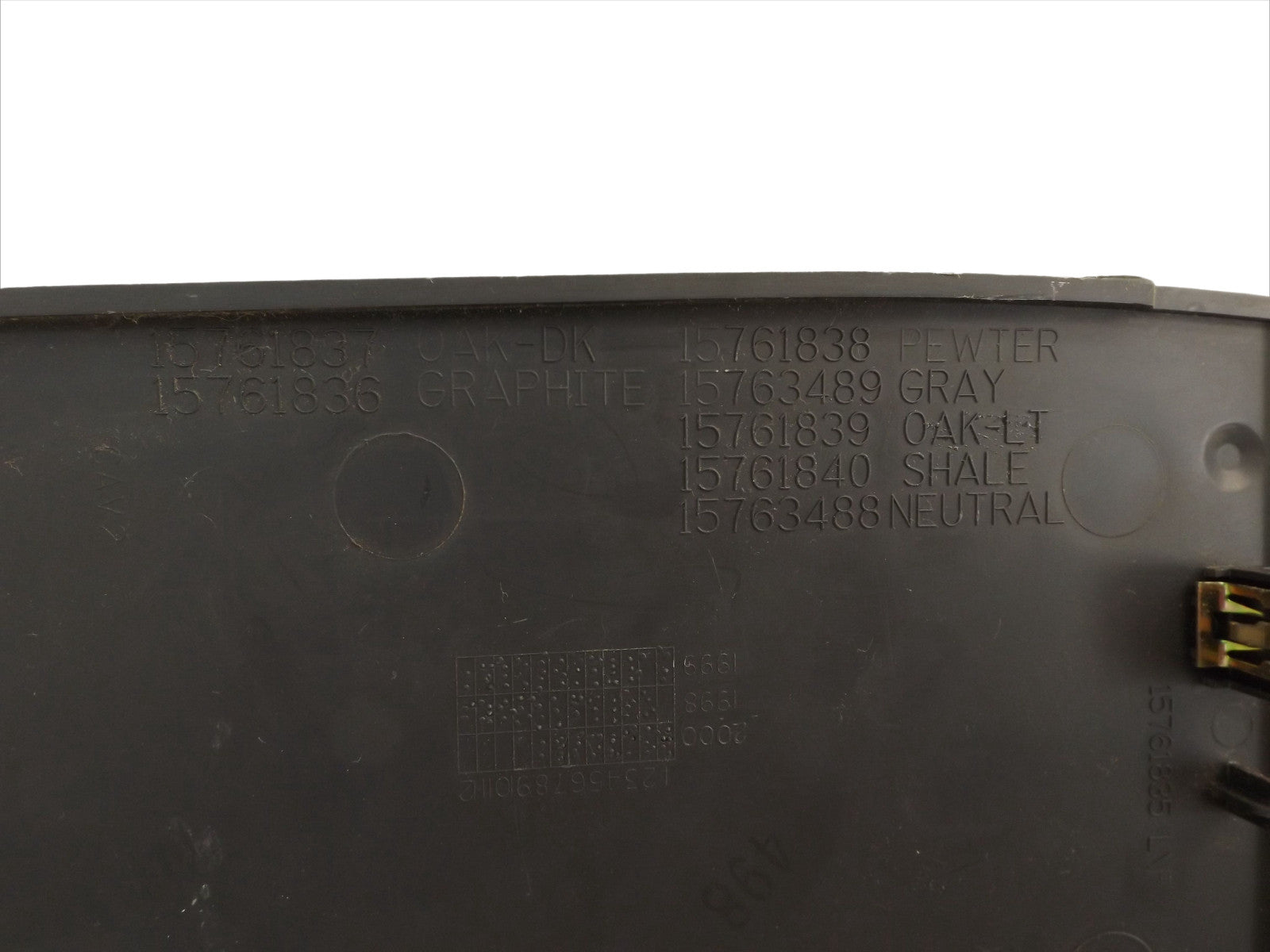 15763489 1999-2002  Chevy Silverado Right Instrument Panel Side Cover 10390238