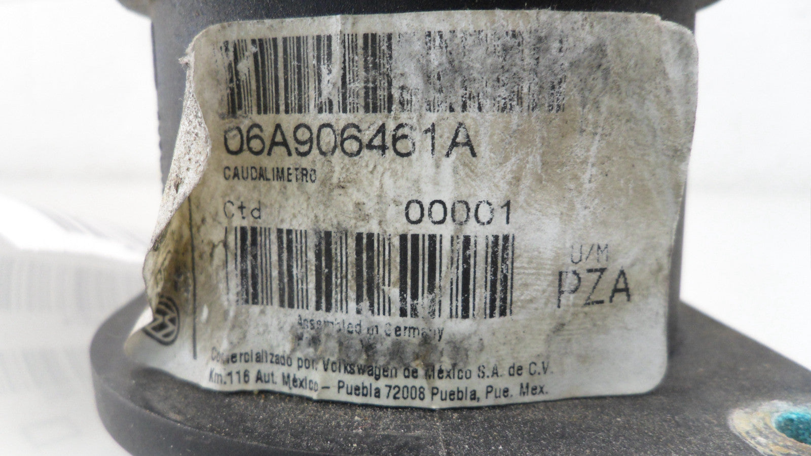 06A906461A 2000-2001 Volkswagen Beetle Mass Air Flow Sensor 2.0L Used 06A906461A OEM