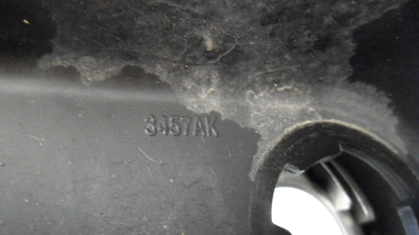 8L8Z13008A 2009-2012 Ford Escape Passenger FR Headlight Used 8L8Z13008A OEM