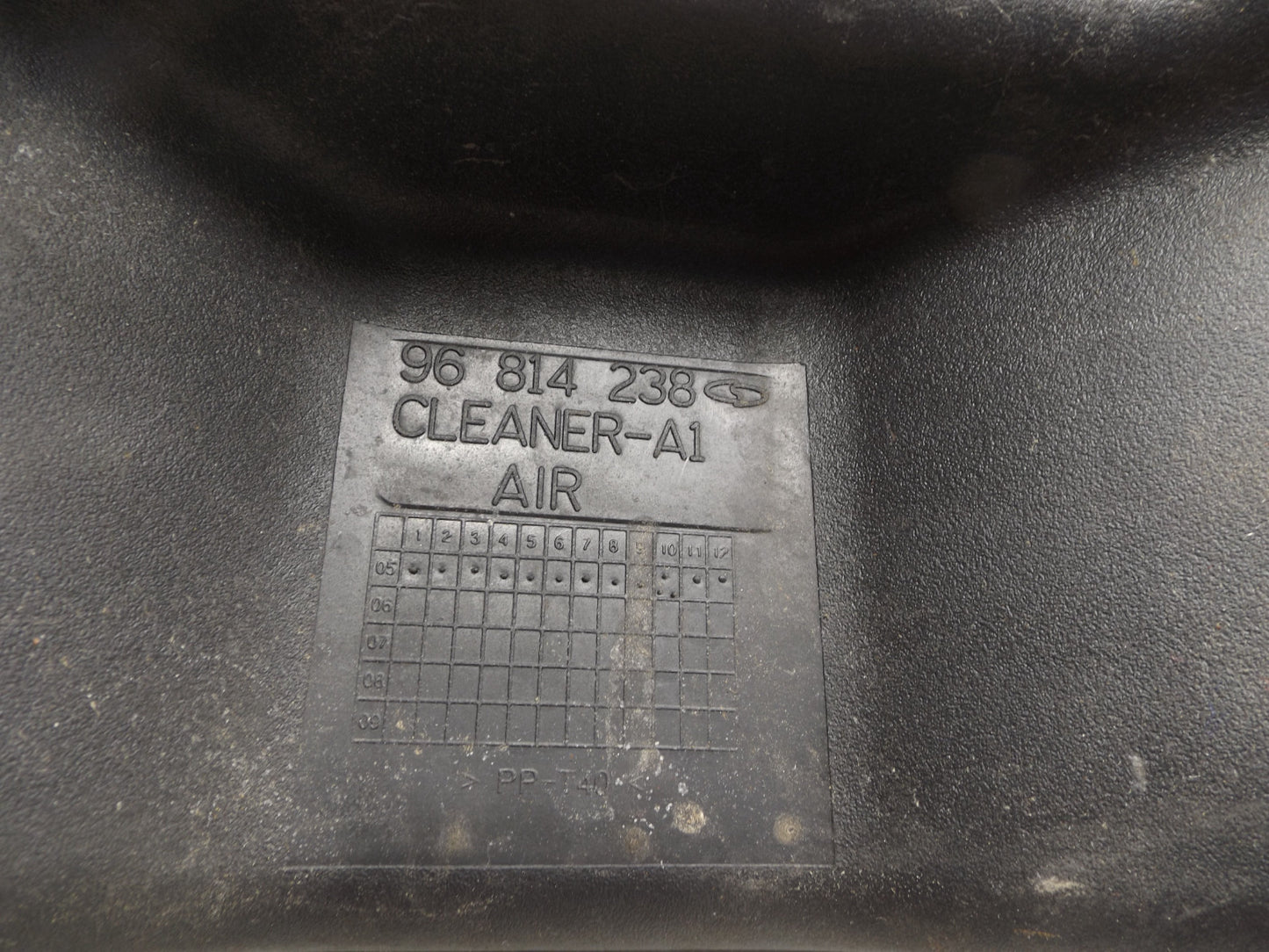 96814238 2004-2008 Chevrolet Aveo Air Filter and Housing Assembly 1.6L Used 96814238 OEM