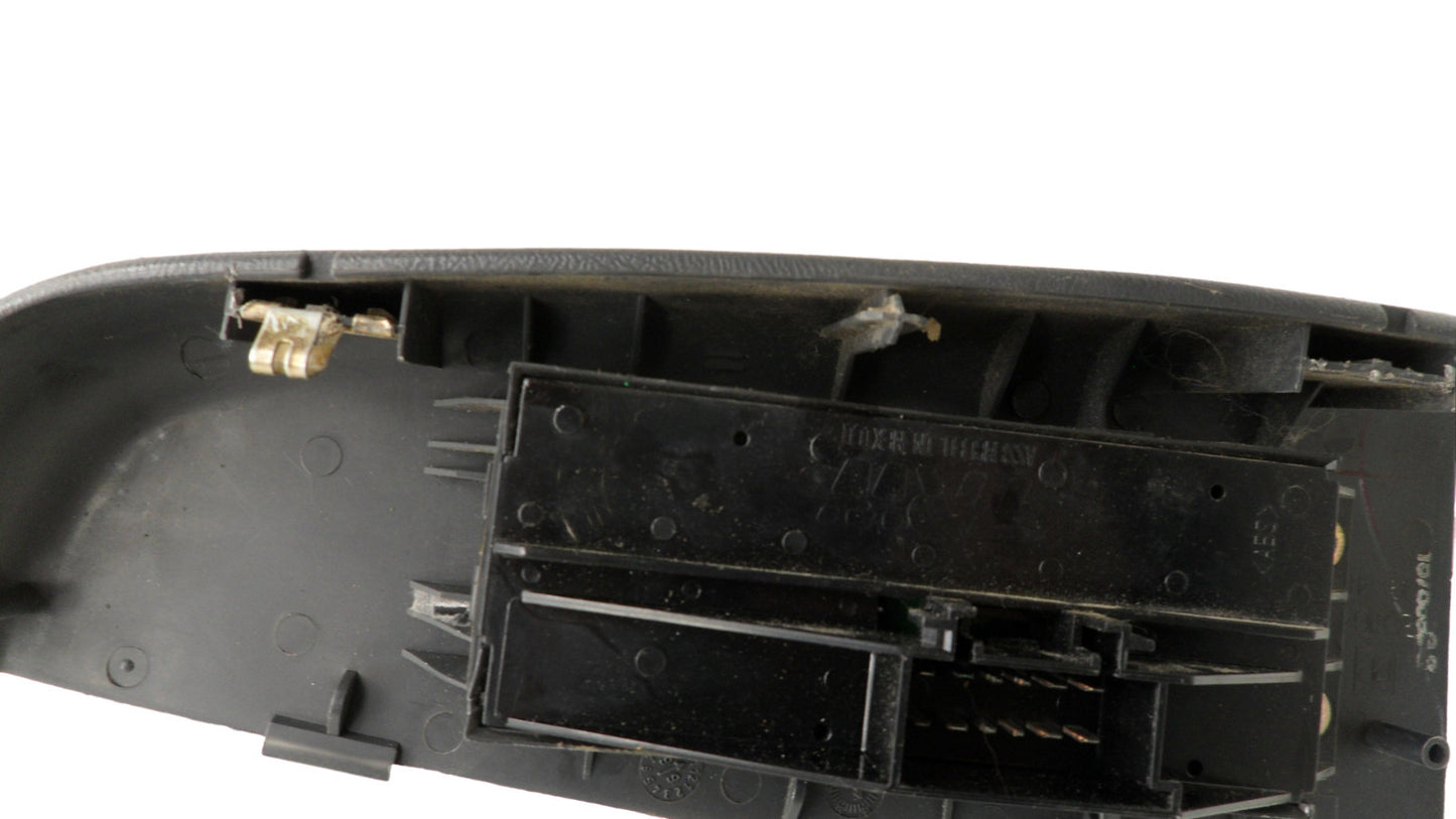 15714347 1999-2000 Chevrolet Silverado Passenger FR Window Lock Switch Used 15714347 OEM