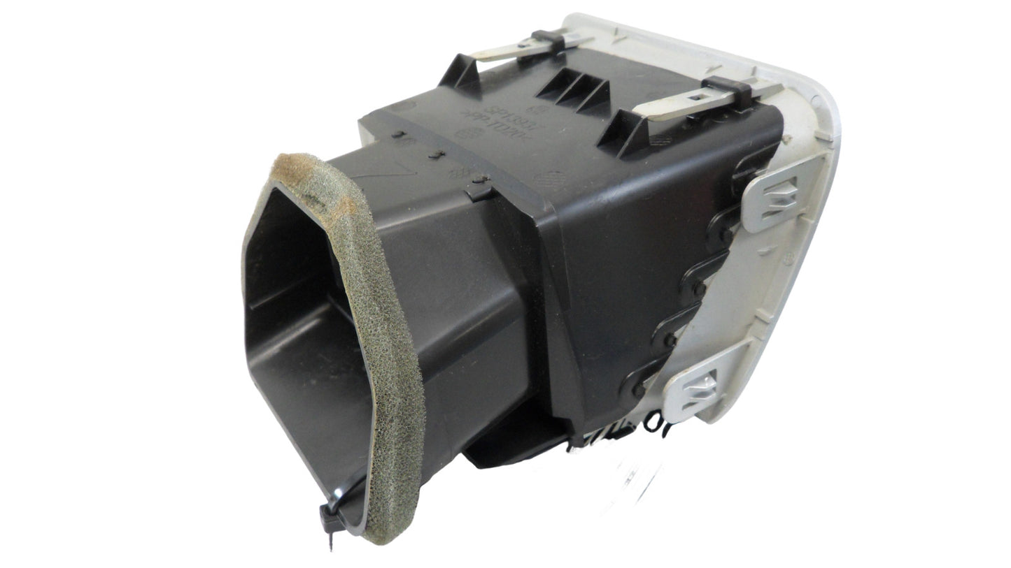 20862307 2010-2015 Chevrolet Equinox Passenger FR Dashboard Air Vent Used 20862307 OEM
