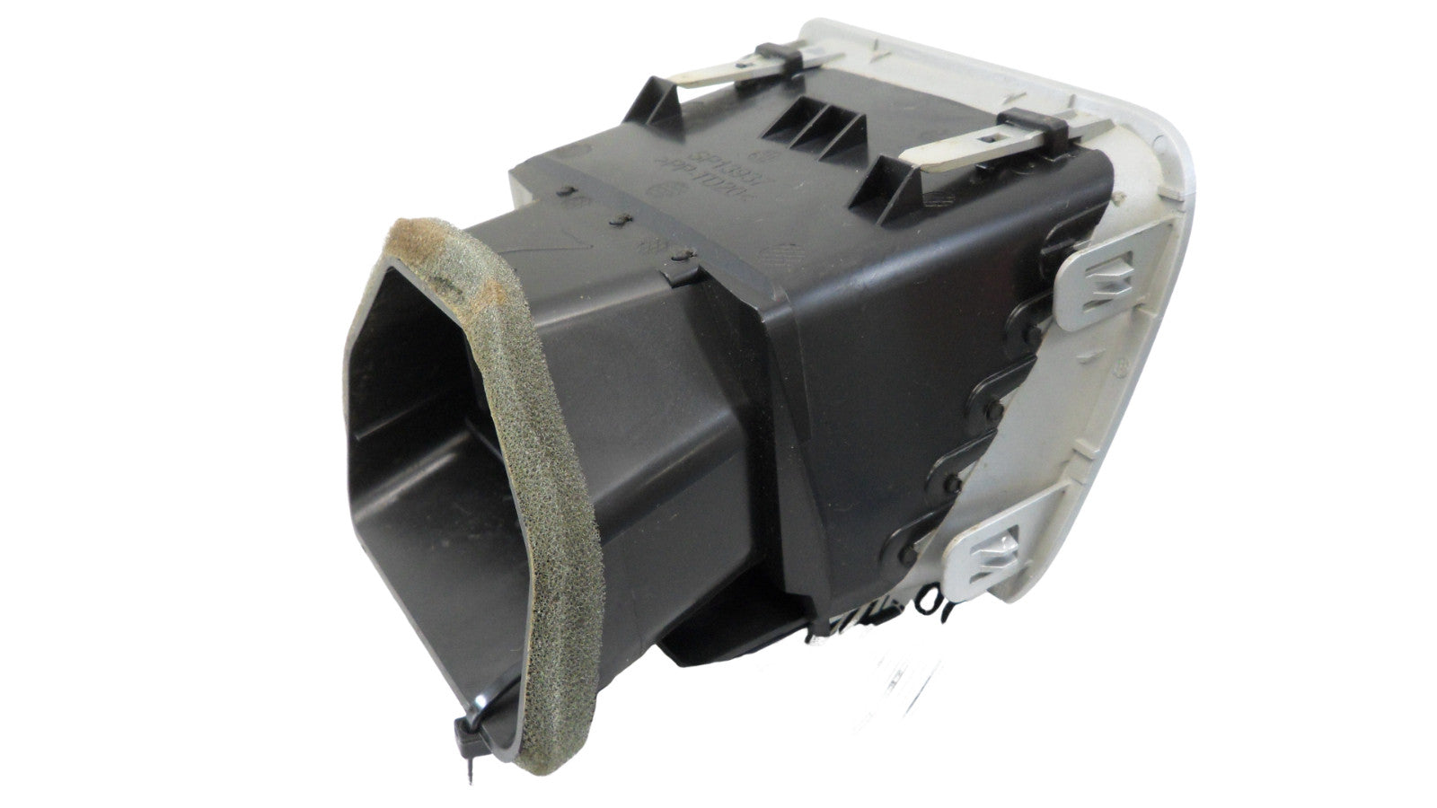 20862307 2010-2015 Chevrolet Equinox Passenger FR Dashboard Air Vent Used 20862307 OEM