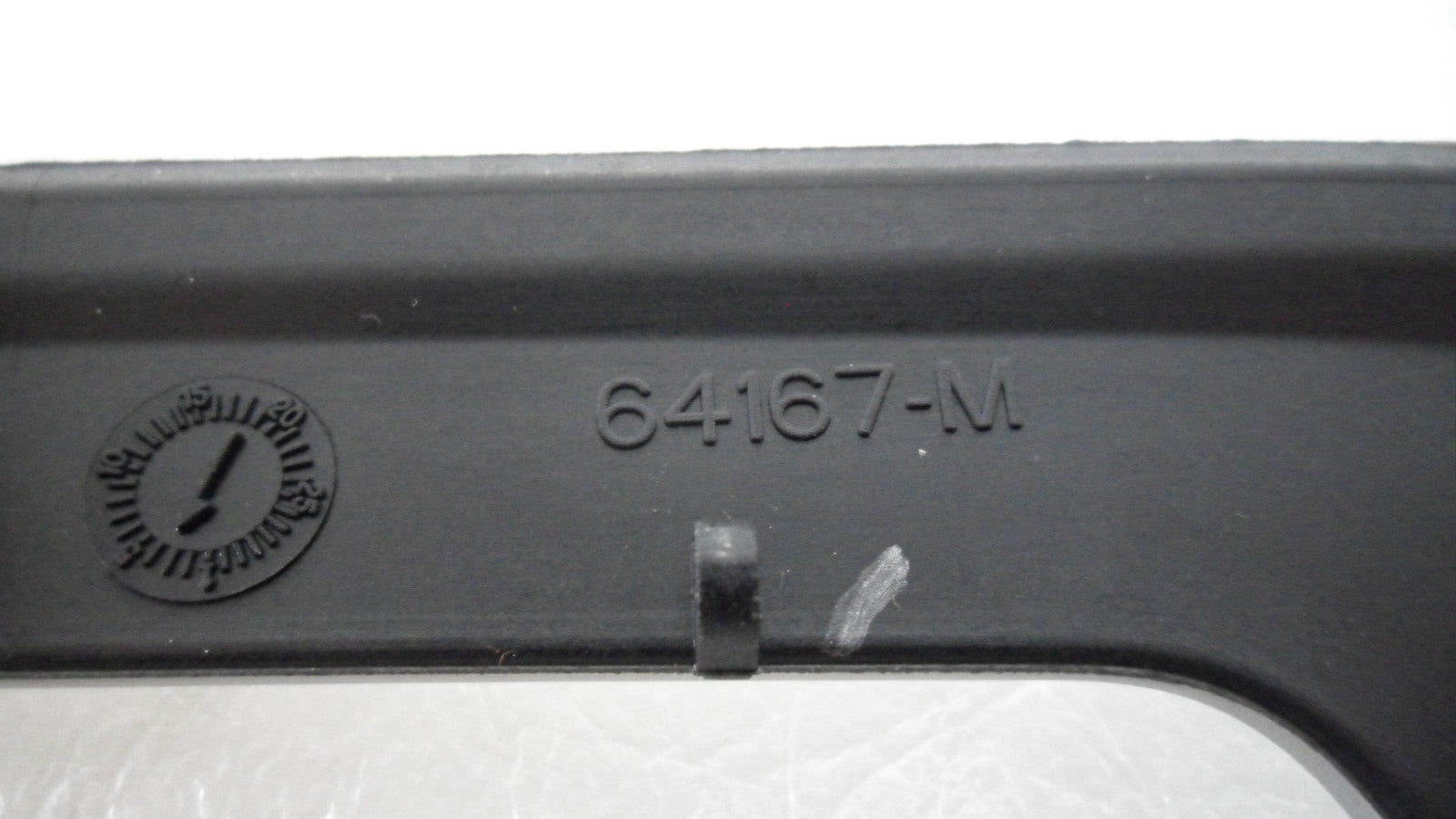 22846347 2013-2016 GMC Acadia Dash Radio AC Heater Climate Bezel Trim Used 22846347 OEM