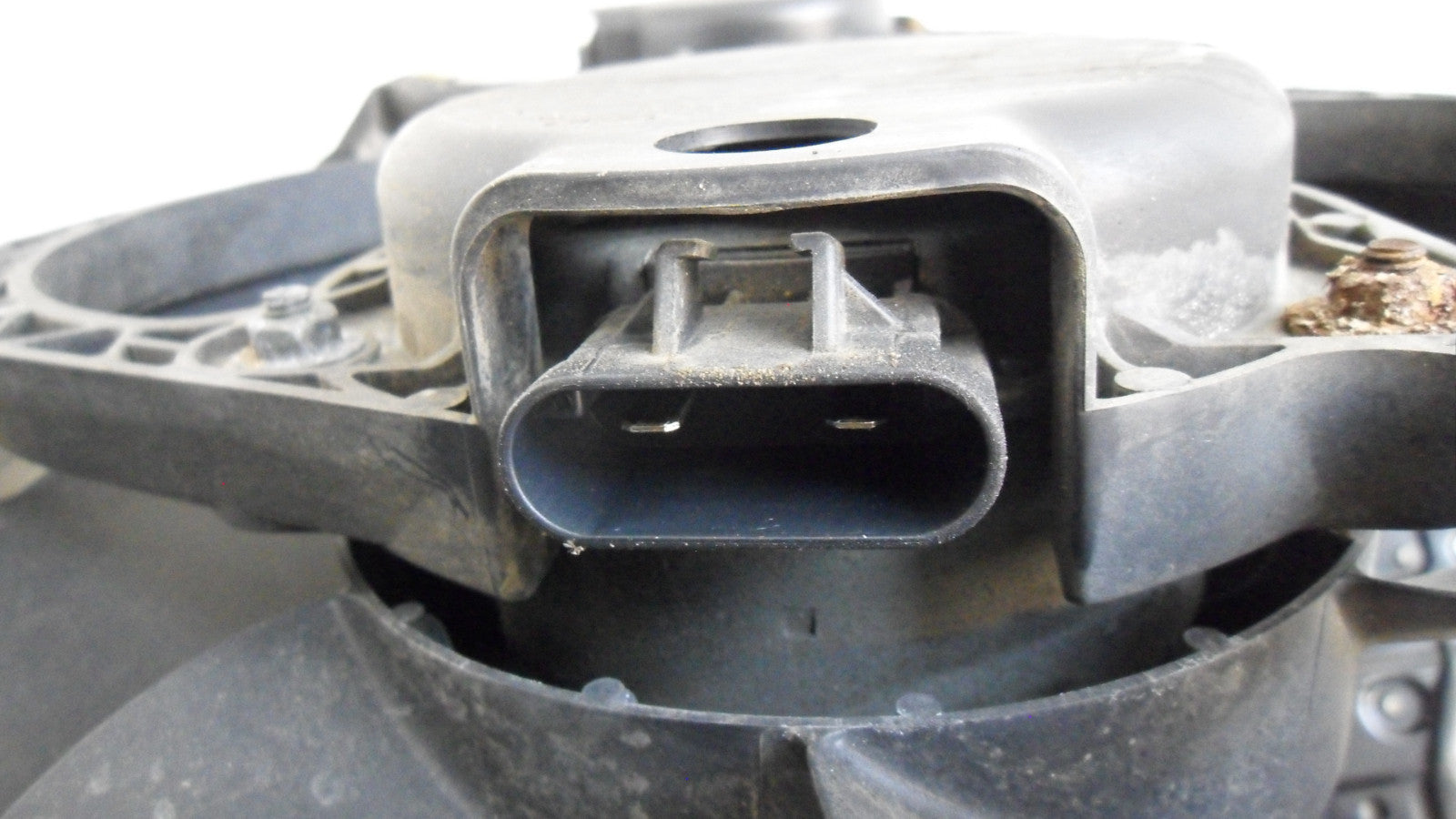 8L848C607AC 2008-2012 Ford Escape Engine Cooling Fan Assembly 2.5L Used 8L848C607AC OEM