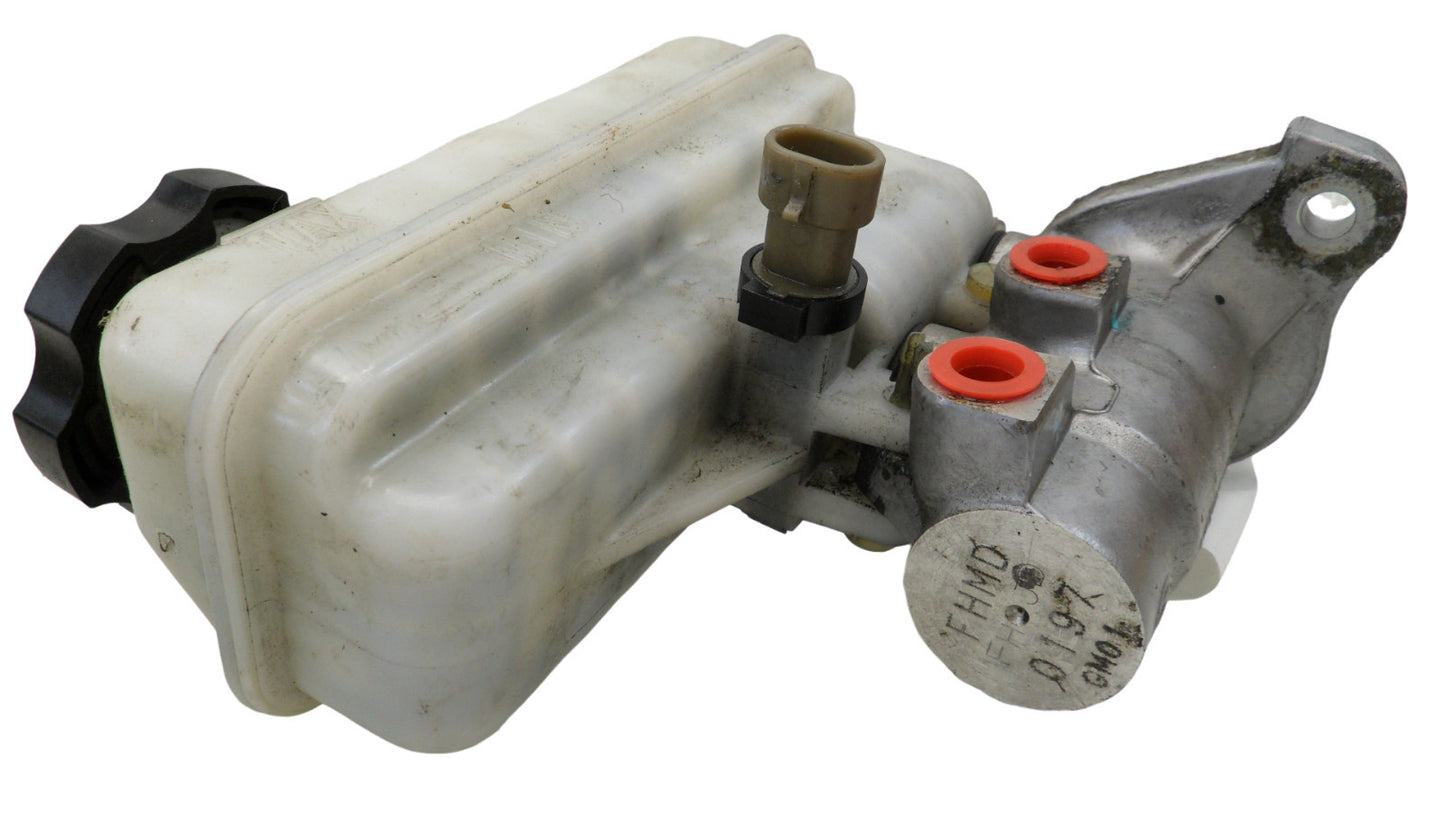 20990924 2011-2017 Chevrolet Equinox Brake Master Cylinder 3.0L Used 20990924 OEM