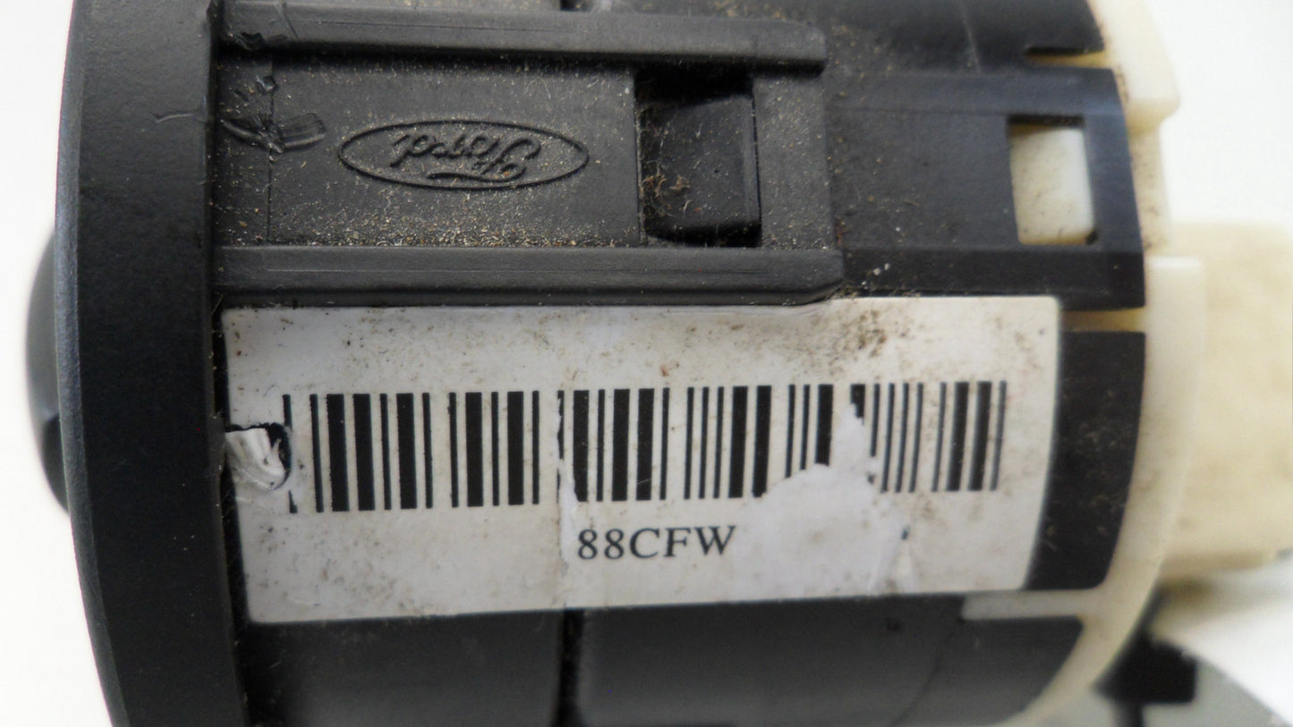 8L8T090708CFW 2008-2012 Ford Escape Headlight Switch Used 8L8T090708CFW OEM