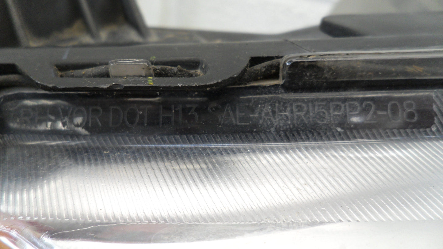 8L8Z13008A 2009-2012 Ford Escape Passenger FR Headlight Used 8L8Z13008A OEM